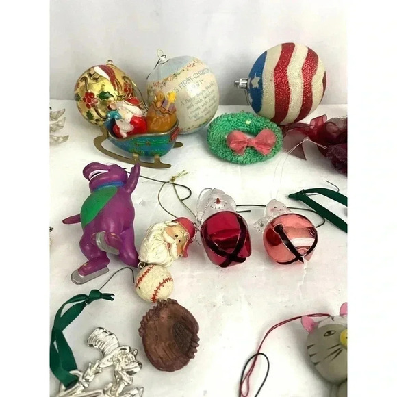 VTG 21 PC Christmas Holiday Ornaments Barney Santa Dr Seuss Tree 1990s - Picture 3 of 15